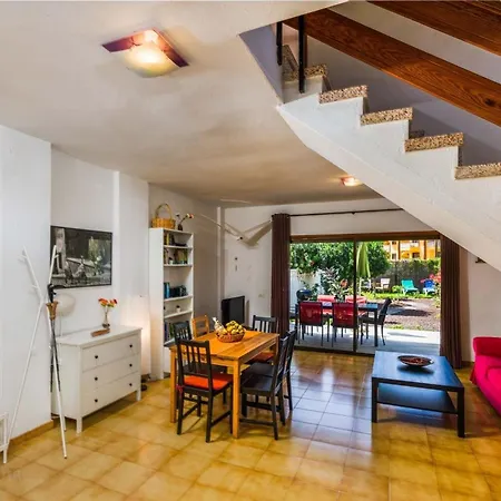 In Playa De La Calera Mit Privatem Parkplatz Apartment *